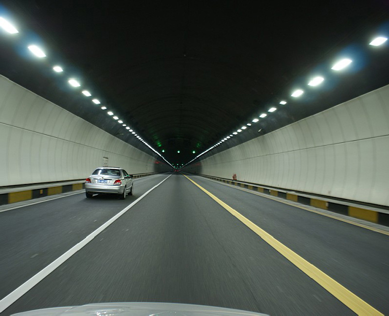 高速公路隧道灯